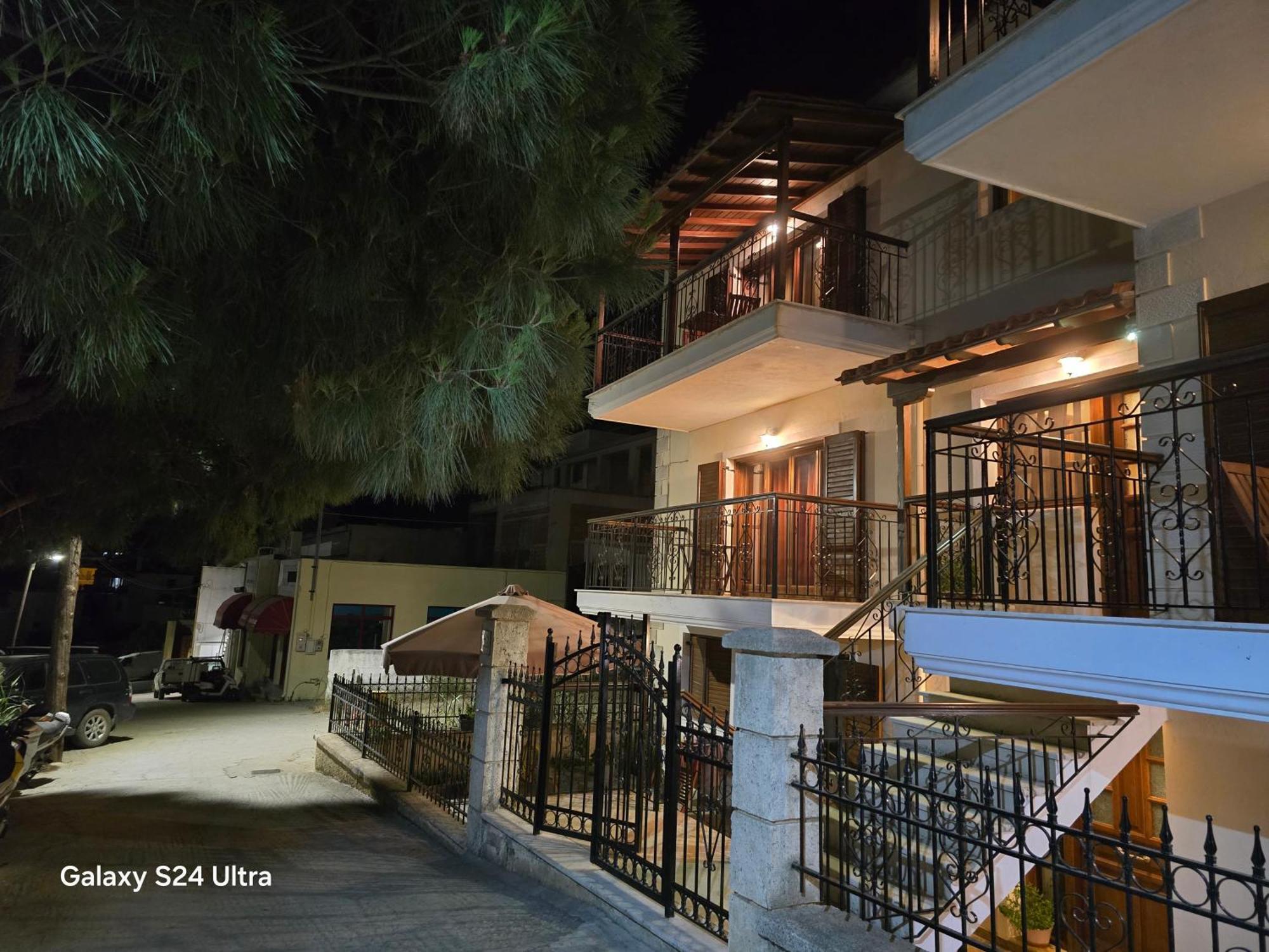 Filidas Apartments Skiathos-Stadt Exterior foto